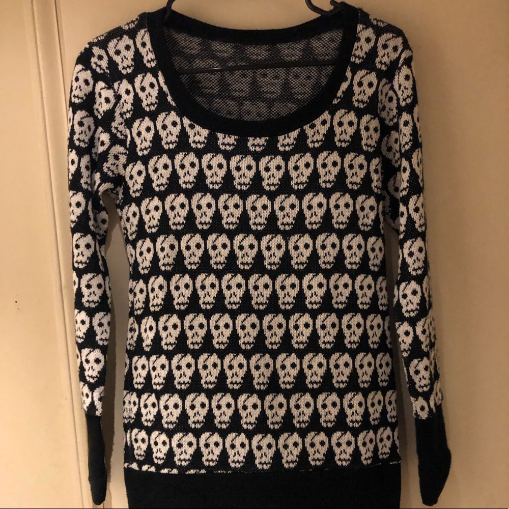Skulls sweater S/M Vintage punk rock